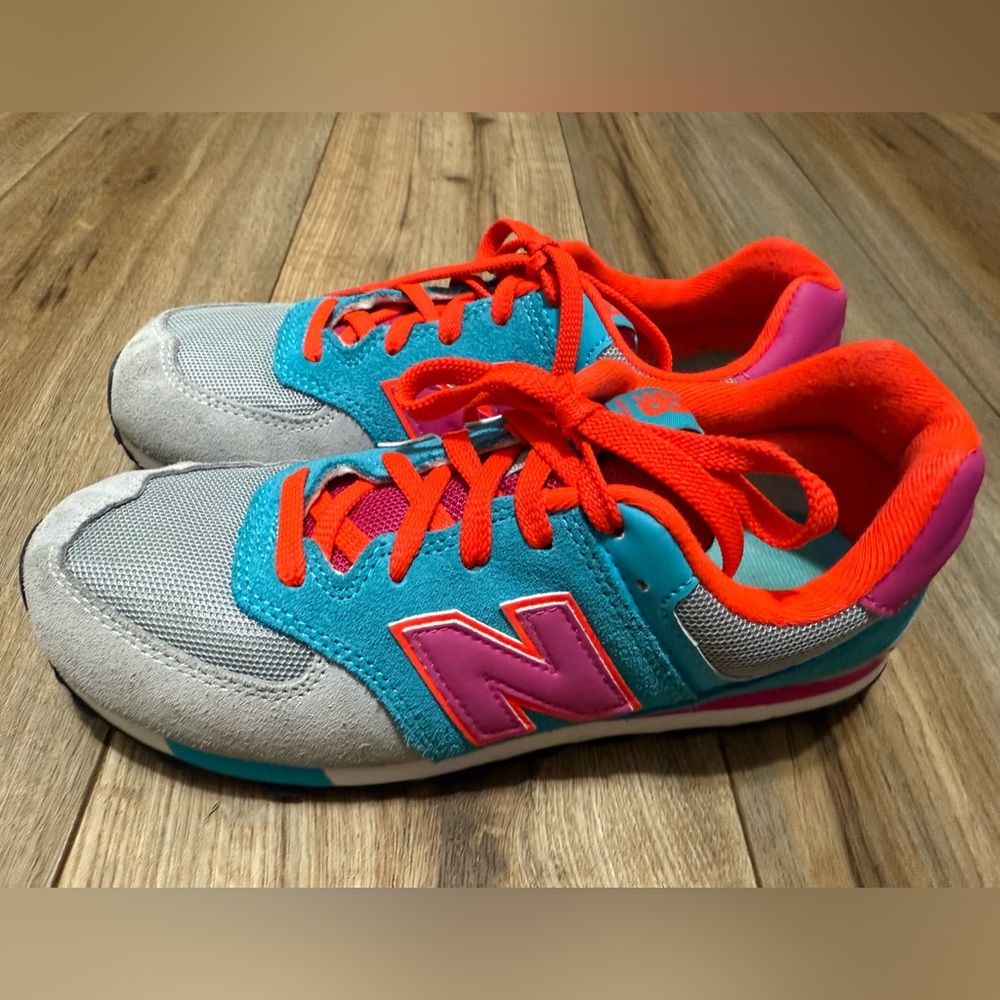 New Balance 574 KL574WTG Size 6 Women's Athletic Shoes Colorful Pink Blue EUC